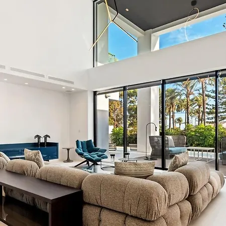 Holiday home Harmonia: Luxury Beachside Retreat With Breathtaking Views In