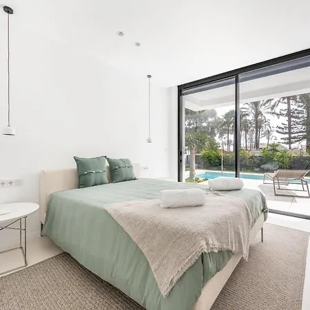 Holiday home Harmonia: Luxury Beachside Retreat With Breathtaking Views In *
