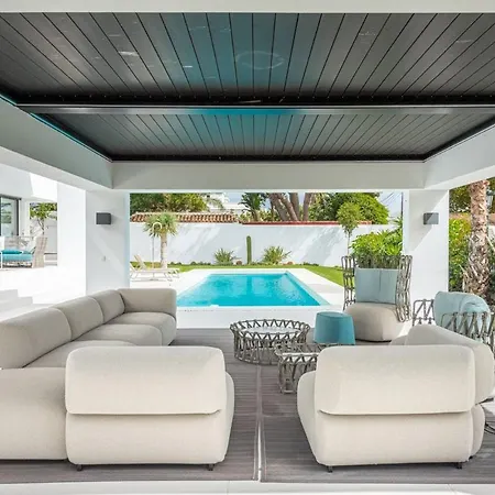 Harmonia: Luxury Beachside Retreat With Breathtaking Views In